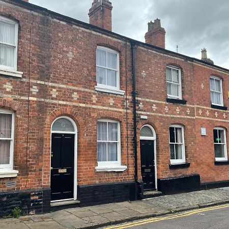 Chester Stays - Lovely 2 Bedroom House In The Heart Of تشيستر المظهر الخارجي الصورة